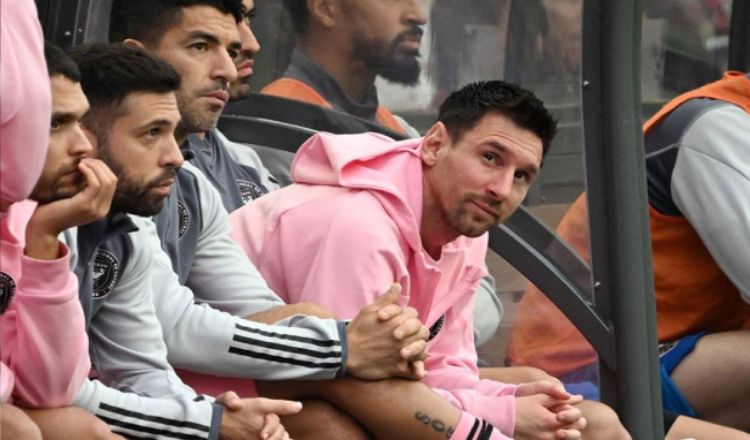 জাপানে খেললেন মেসি, ক্ষুব্ধ হংকং সরকার!